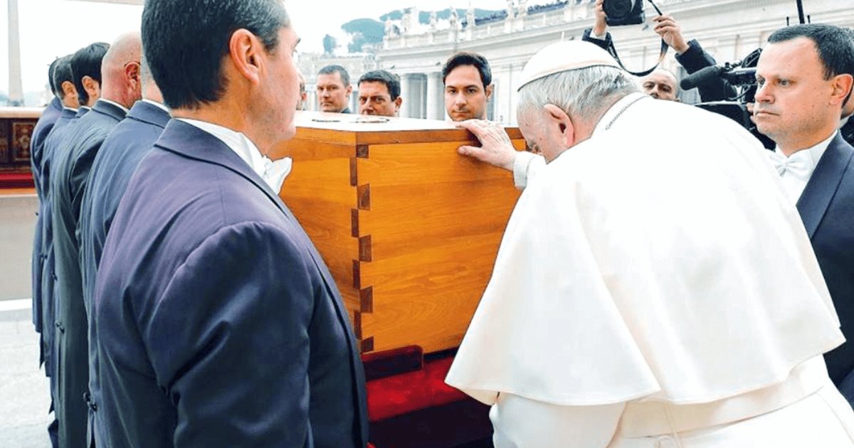 Dan último adiós a Benedicto XVI