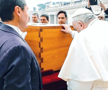 Dan último adiós a Benedicto XVI