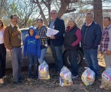 Benefician con despensas a adultos mayores del ejido Cibuta