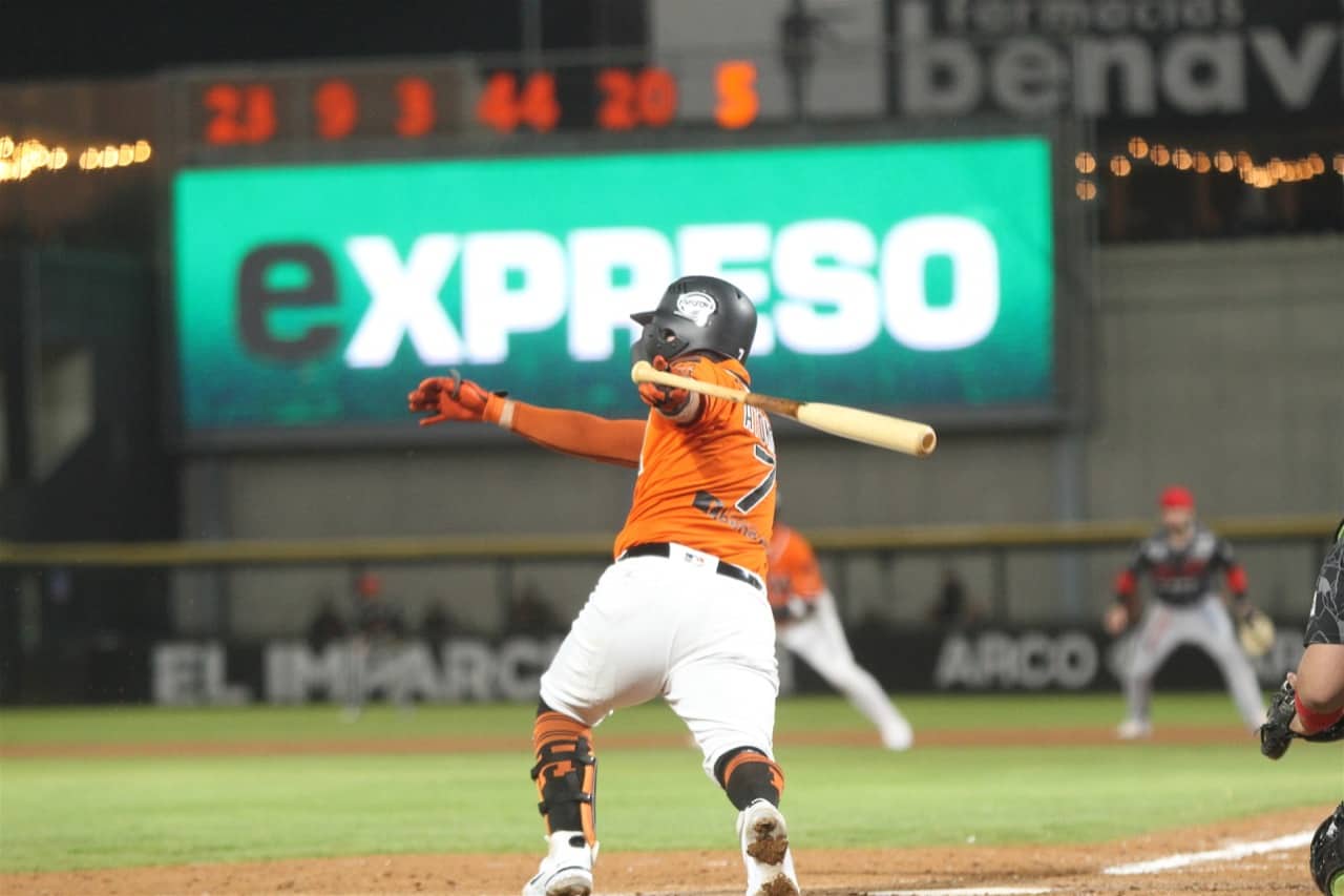 Festeja afición el pase de Naranjeros