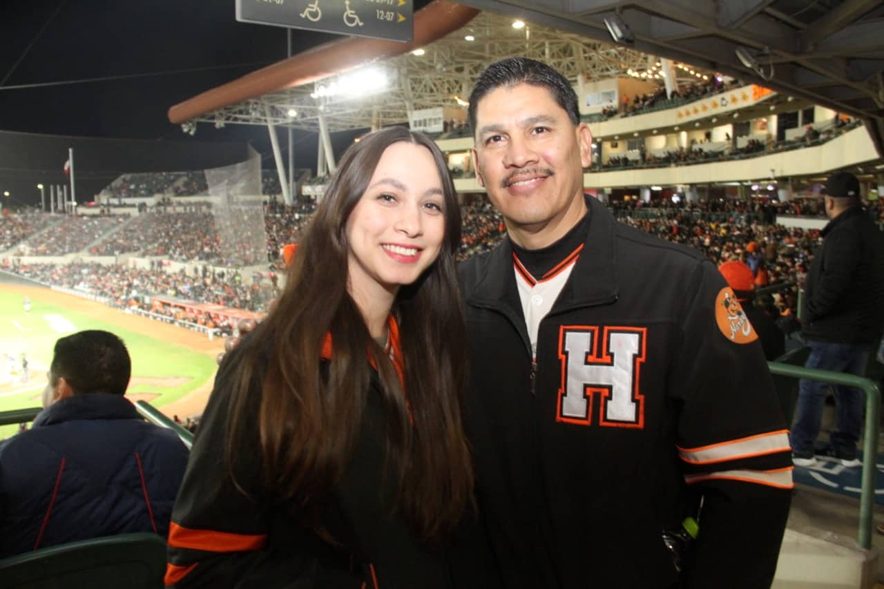 Festeja afición el pase de Naranjeros