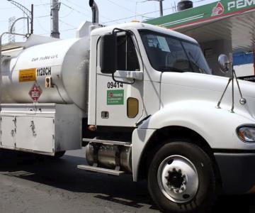 Pemex cierra año con mil pipas de última milla para surtir combustible