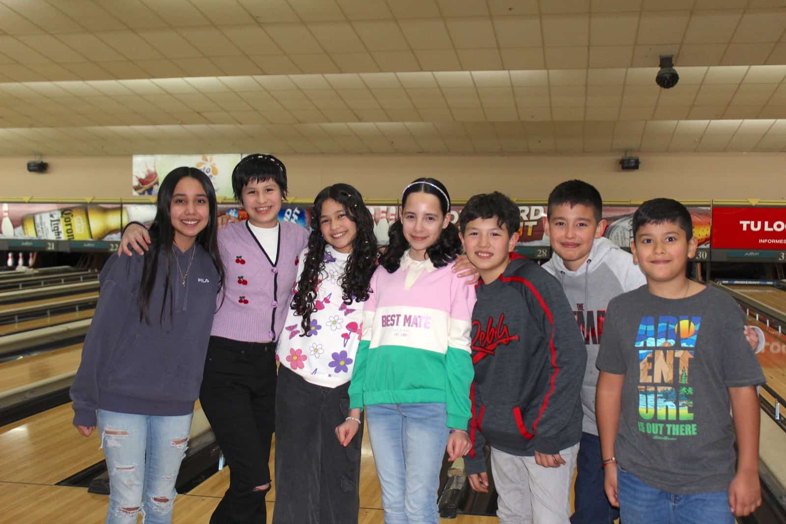 Pasan una agradable tarde de bolos