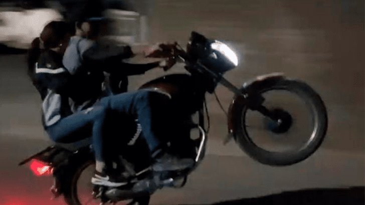 Menor fallece al jugar a los arrancones en motocicleta