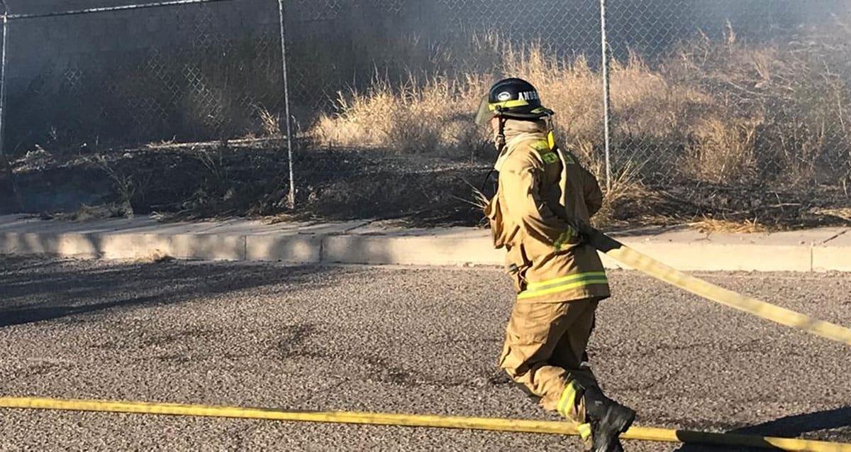 Incendio afecta más de 50 metros cuadrados en predio al norte de Hermosillo