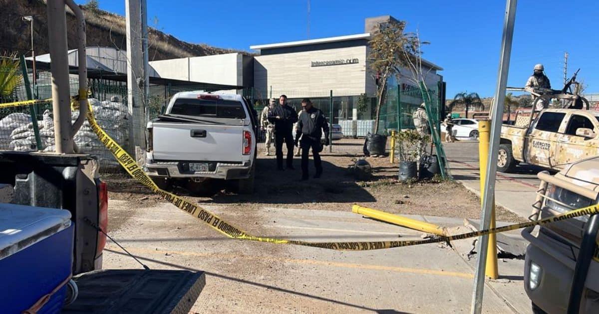 Militares aseguran vehículo y armamento en Nogales