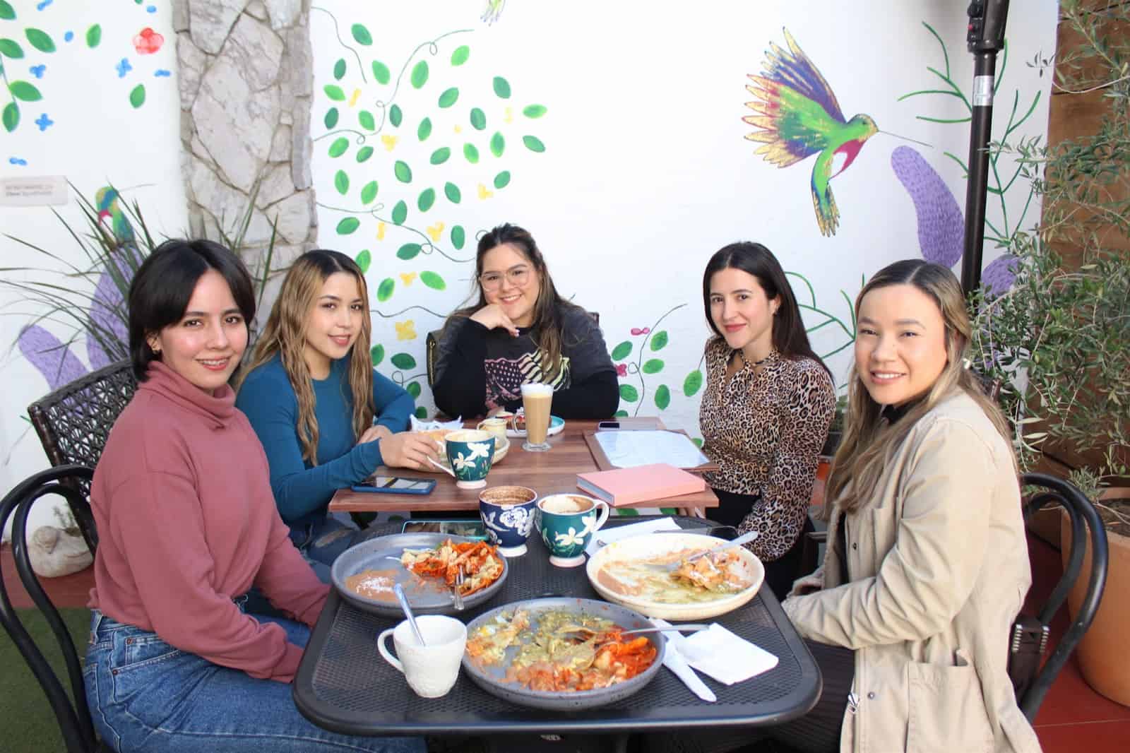 Tienen divertida convivencia mañanera