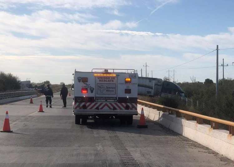 Conductor pierde control de tráiler en tramo Navojoa-Los Mochis