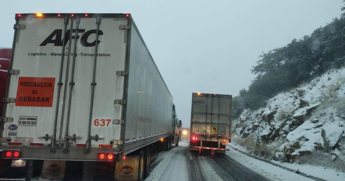 Por fuerte nevada, cierran tramos carreteros en Sonora