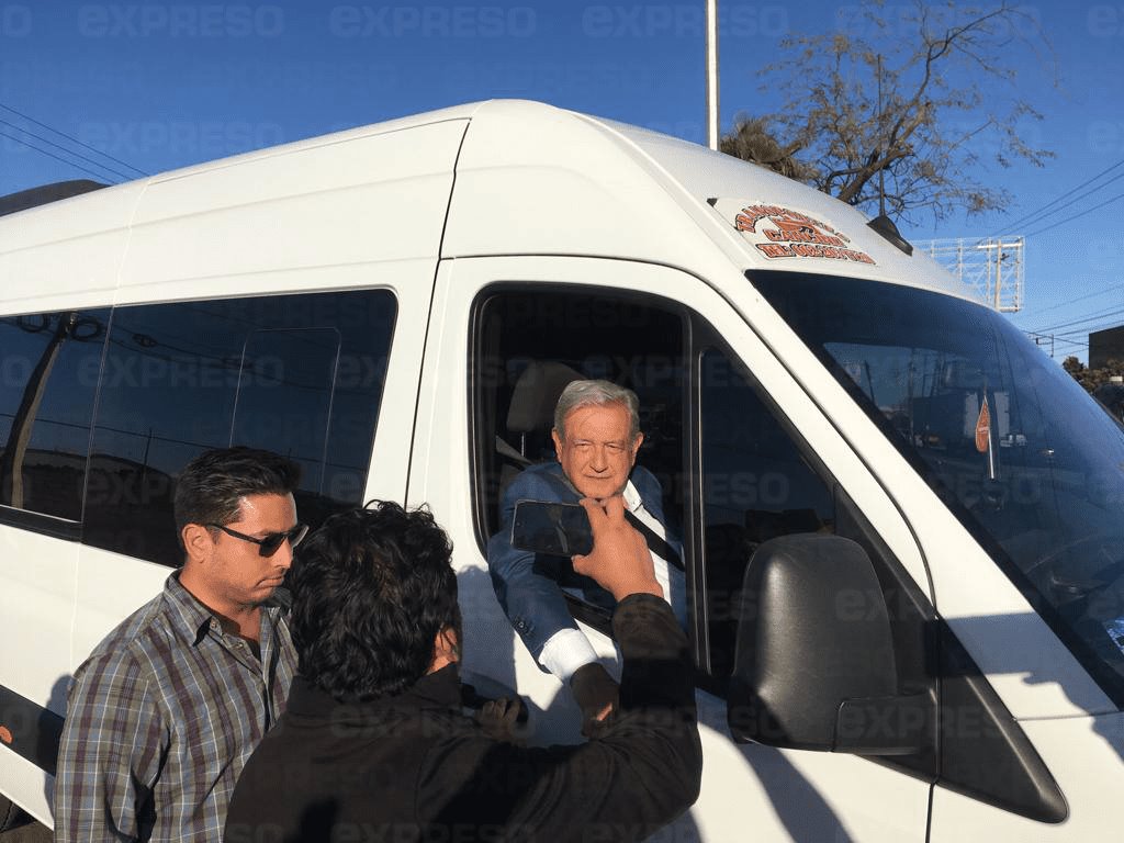 López Obrador arriba a Hermosillo para comenzar gira por Sonora