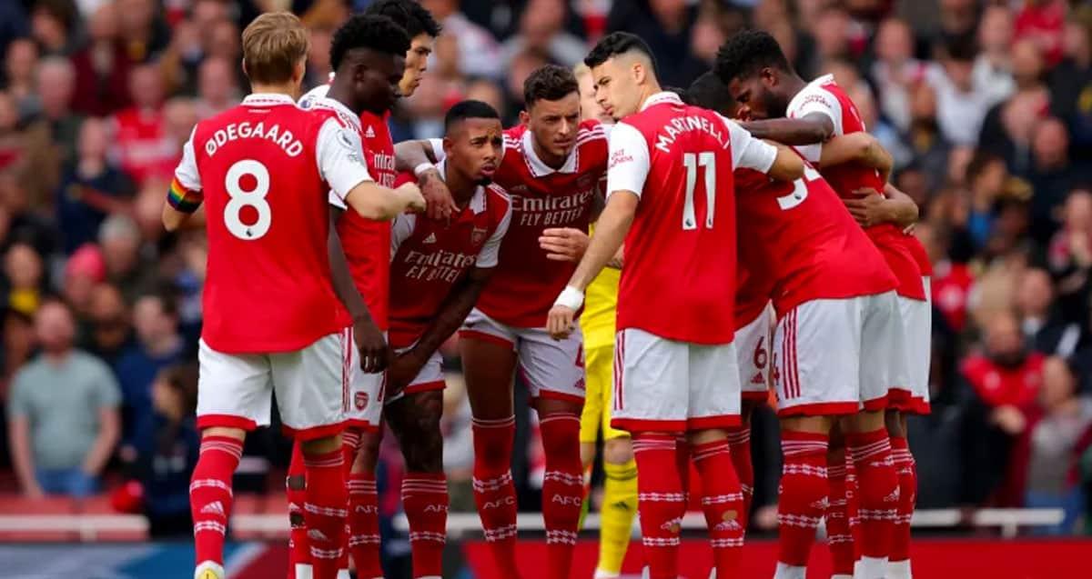 Arsenal se apodera de la cima en la Premiere League