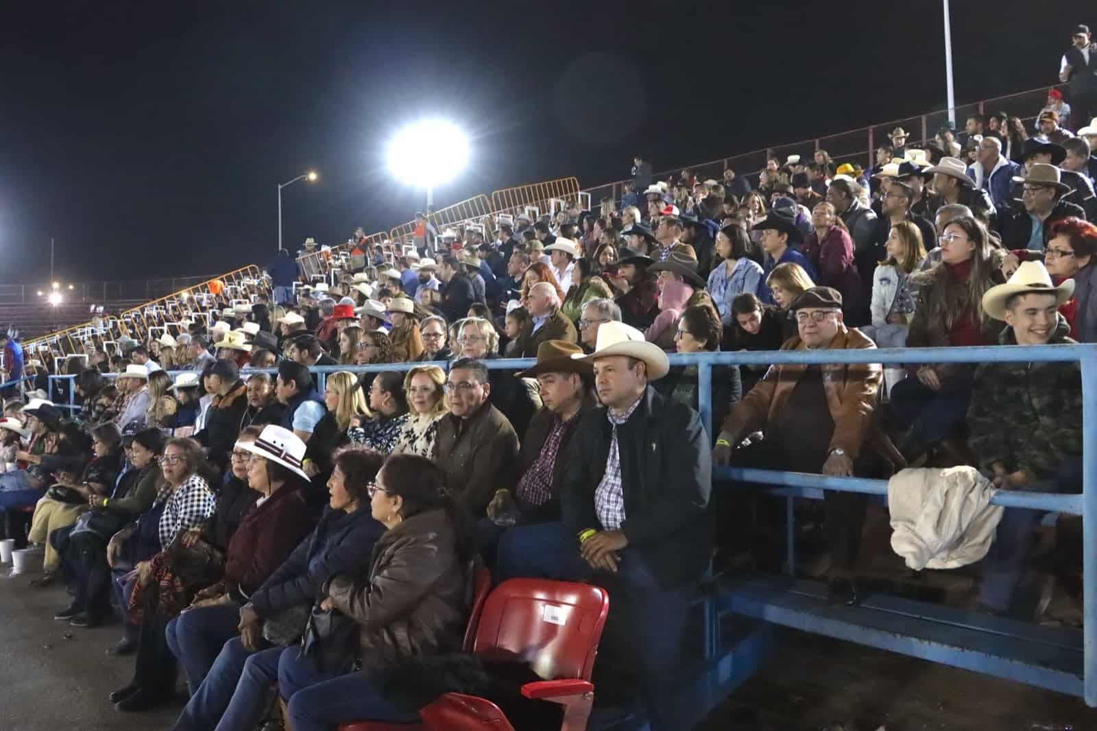 Disfrutan del Show Ecuestre Alta Escuela Domecq