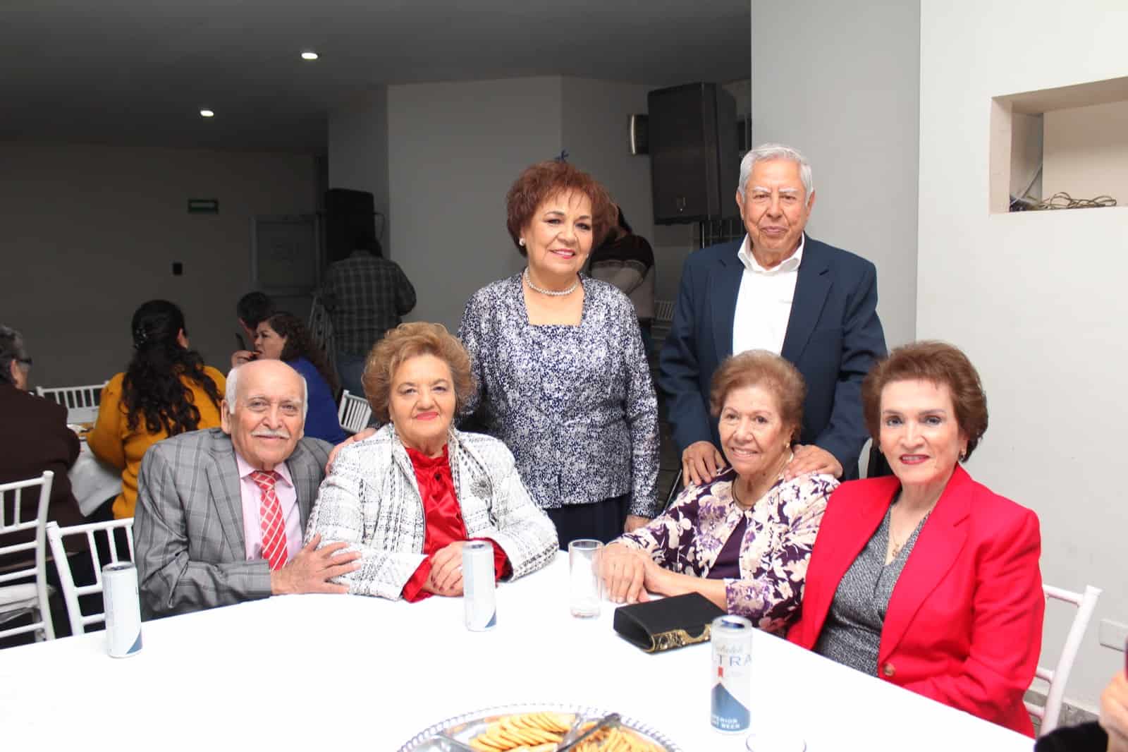 Celebran Laura Elena y José sus Bodas de Diamante