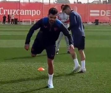 Tecatito Corona está de vuelta; regresa a entrenar con el Sevilla