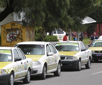 Detienen a hombres que usaban un taxi para abusar de mujeres