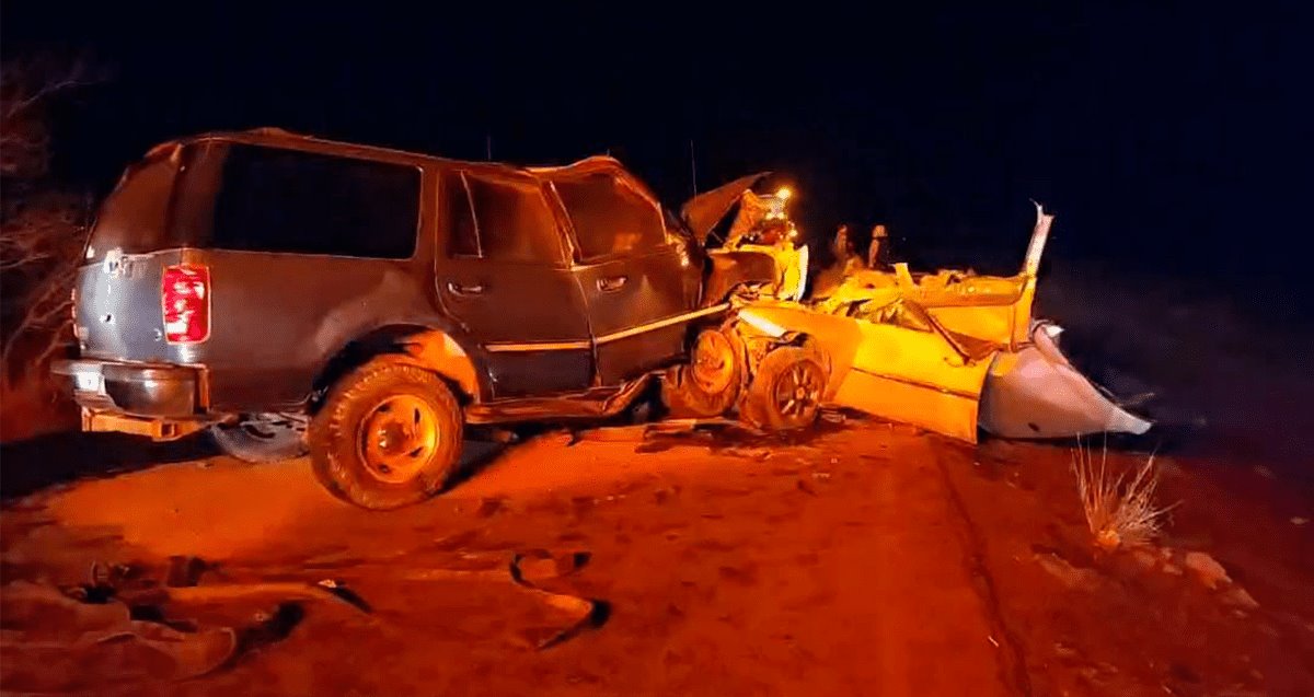 Choque en carretera deja a dos muertos y un lesionado