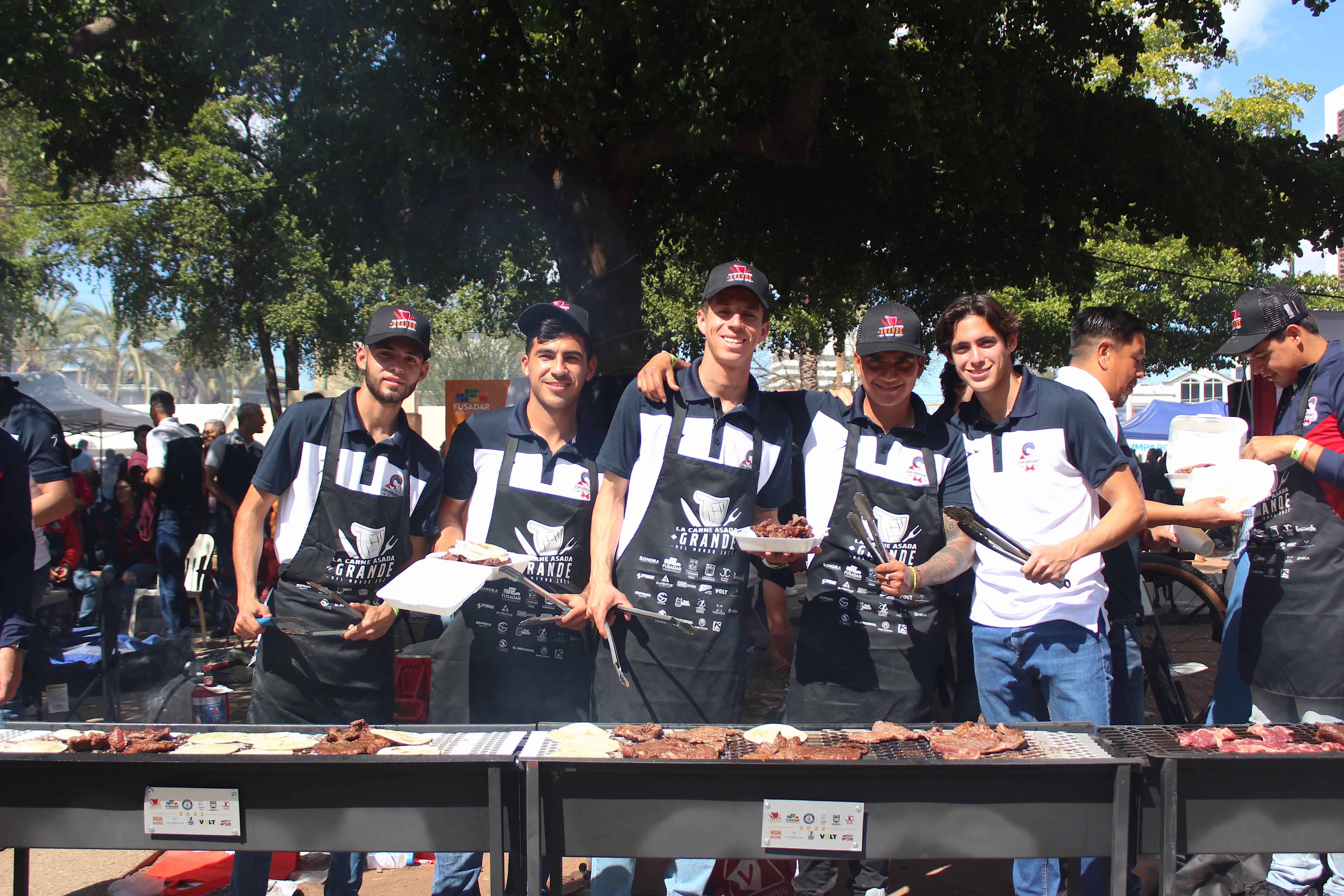 Así se vivió la carne asada más grande del mundo