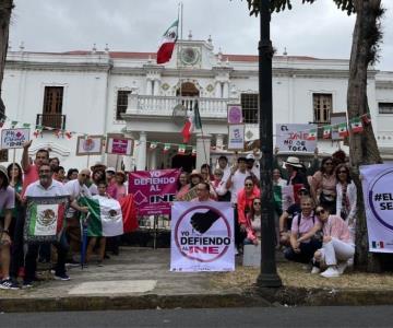 El INE no se toca, claman mexicanos desde Costa Rica