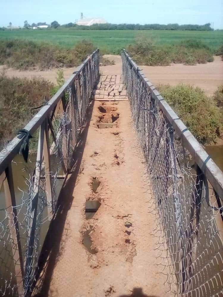 Etnia Yoreme-Mayo pide reparación de puente peatonal del canal de Etchojoa