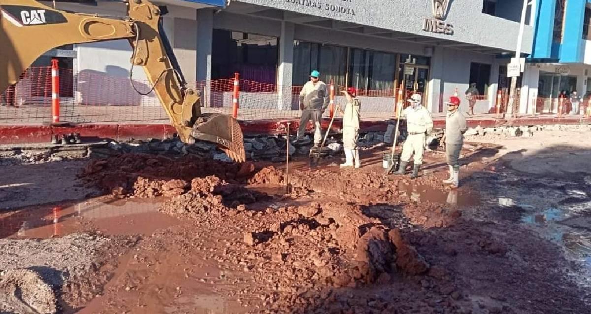 Vecinos del Centro de Guaymas se quedan sin agua de nueva cuenta