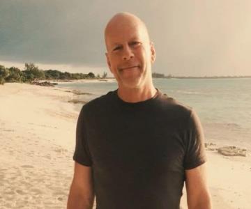 Esposa de Bruce Willis pide a la prensa que no lo acosen