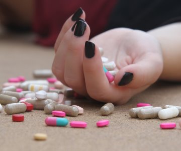 Tras discutir con su madre, intenta quitarse la vida ingiriendo pastillas
