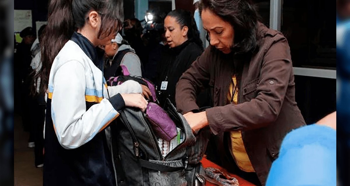 Operación mochila: ante delitos, padres revisarán pertenencias de sus hijos
