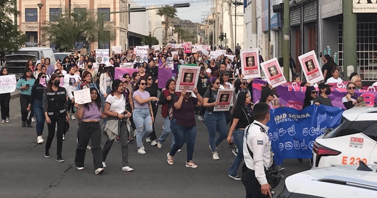 Así se lleva a cabo la marcha del #8M en Hermosillo