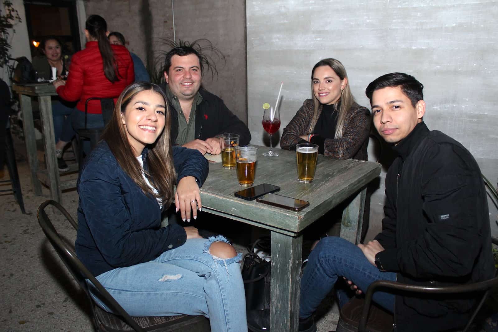 Comparten cena y buenos momentos