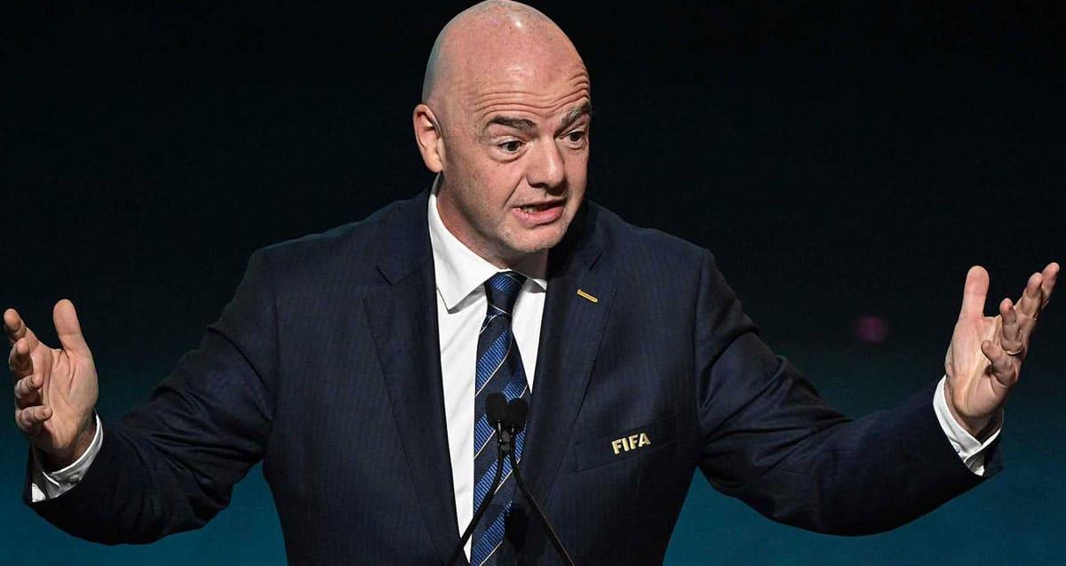 Gianni Infantino estará frente a la FIFA hasta el 2027