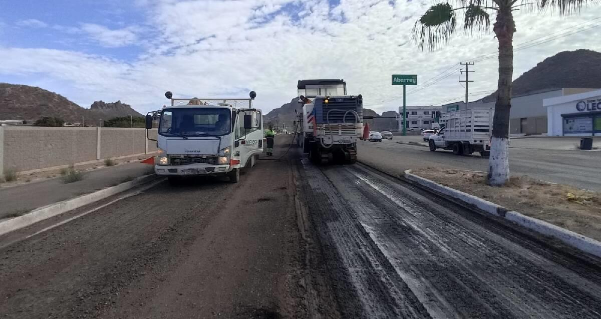 Aumenta el caos vial en calles de Guaymas por reparaciones