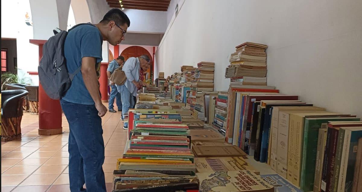 Sociedad Sonorense de Historia realiza tercera edición de venta de libros