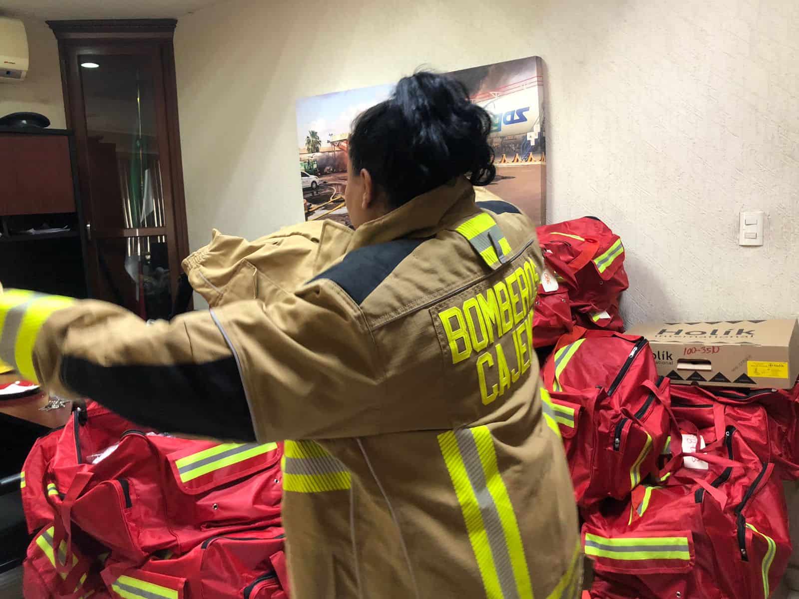 Bomberos de Cajeme reciben 50 equipos de seguridad