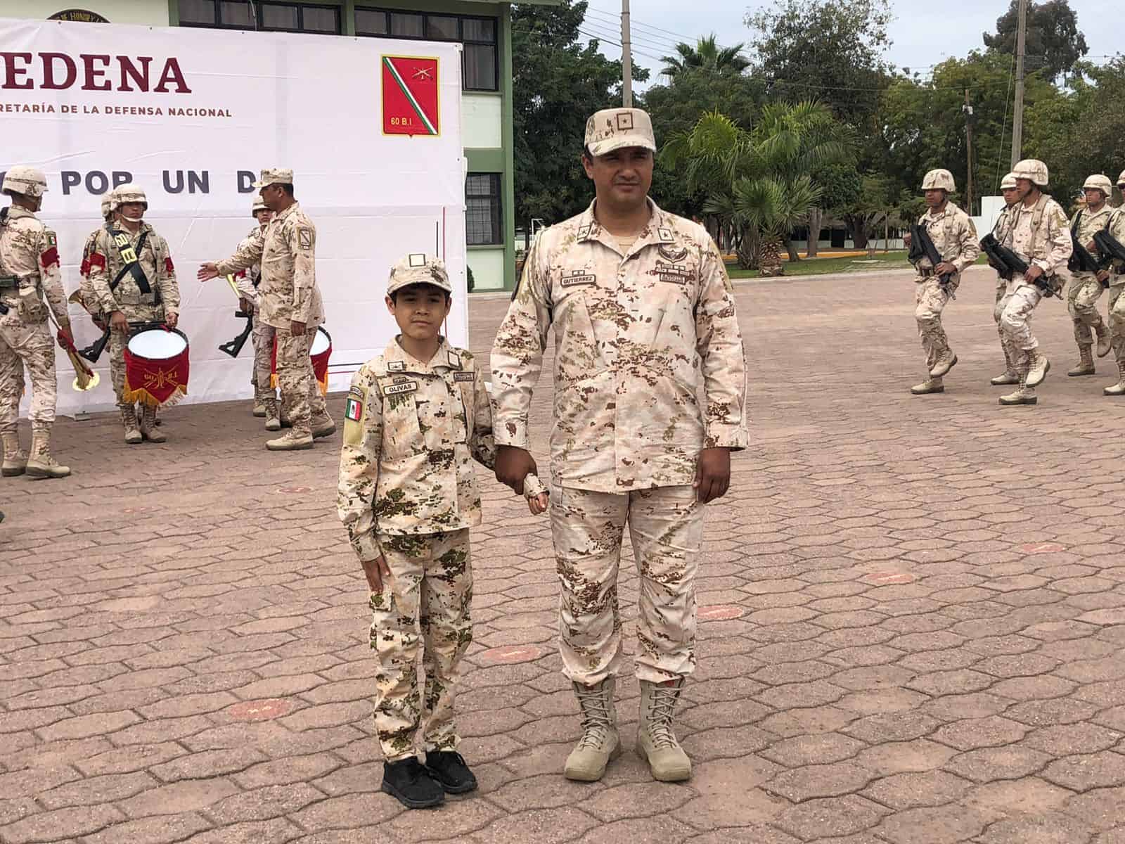 El pequeño Hugo cumple su sueño y se convierte en Soldado por un Día