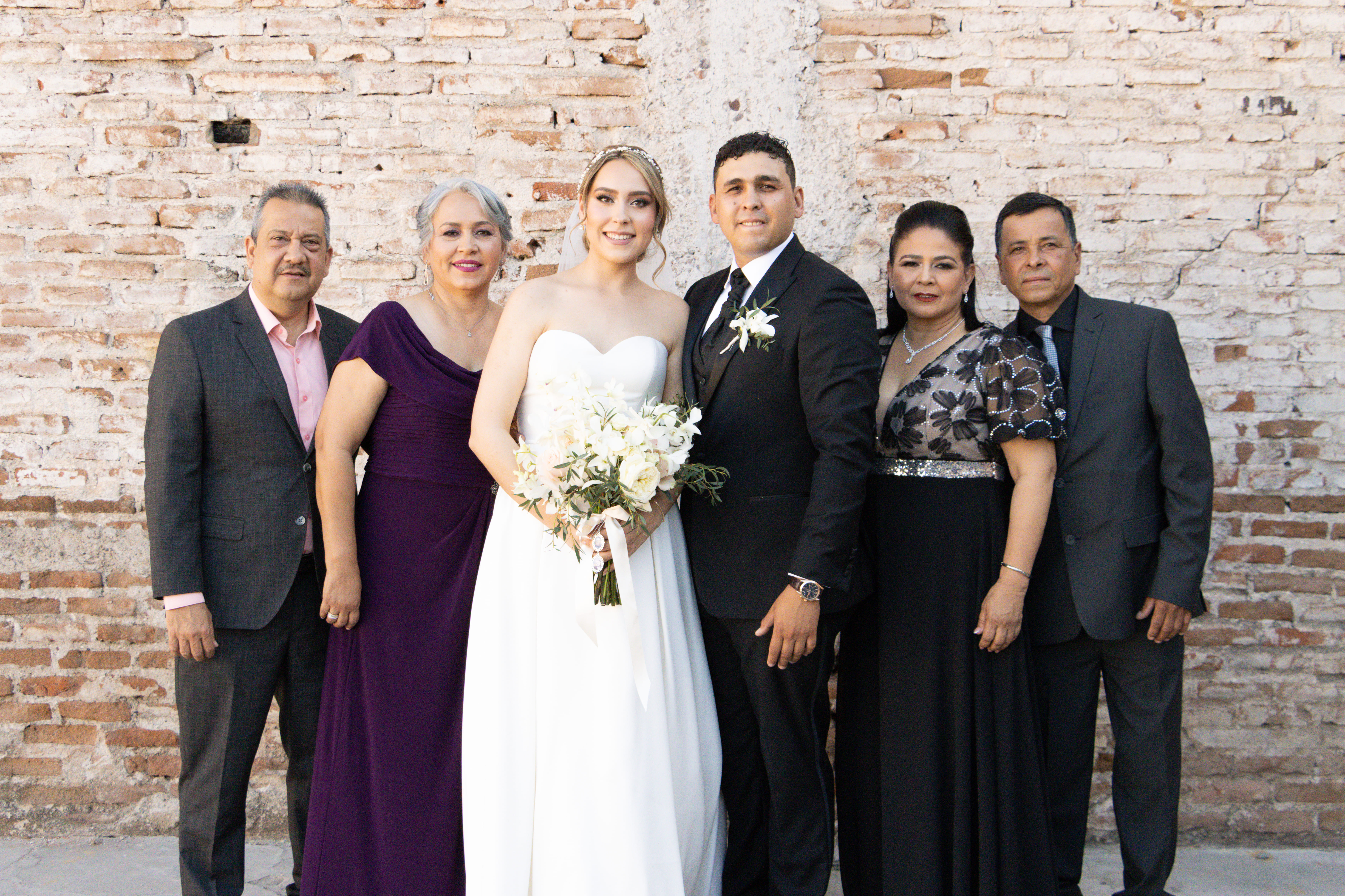 Alejandra y Alejandro inician una vida juntos llenos de felicidad