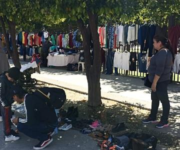 Instalan venta de segunda mano en el Parque Madero