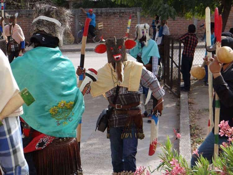 Agreden a pedradas a fiesteros y fariseos de la etnia Mayo