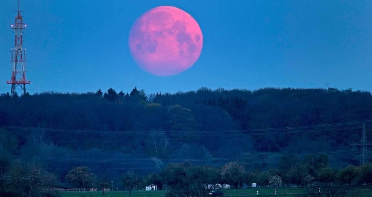 ¿Qué es la luna rosa de abril?