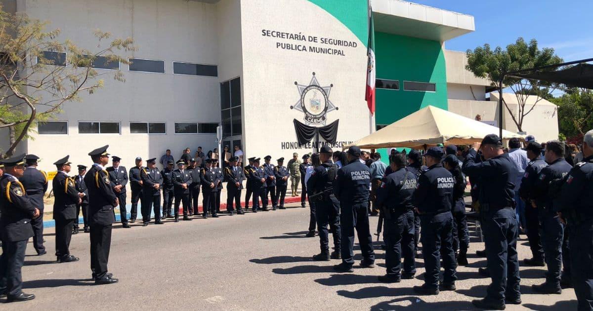 Despiden en homenaje póstumo a policías Jesús Navarro y Jorge Galindo