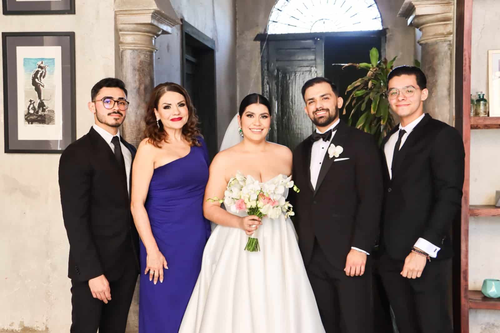 Reciben con ilusión el Sacramento del Matrimonio