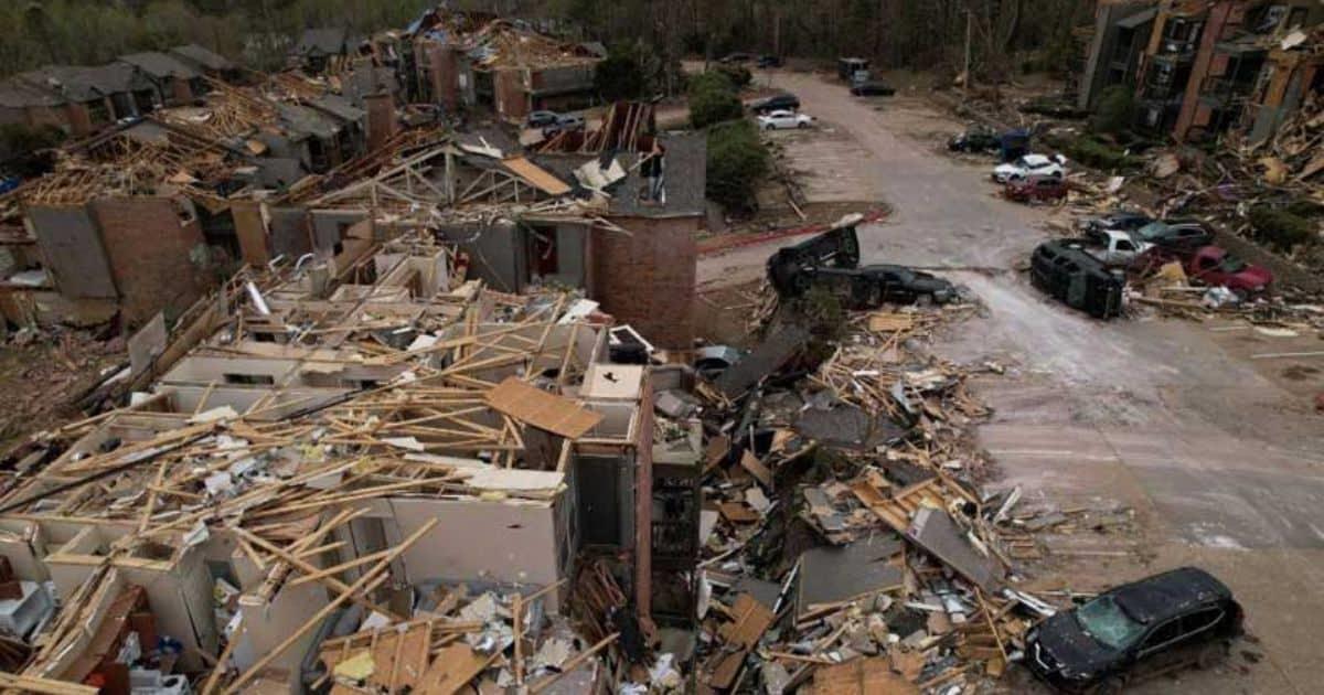 Tornados en EU dejan 32 fallecidos hasta el momento