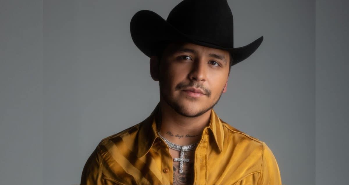 Christian Nodal pausa la música para debutar como comentarista deportivo