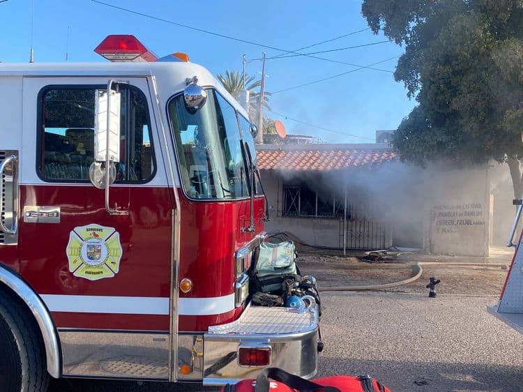 Mujer pierde la vida en incendio de su casa en Huatabampo