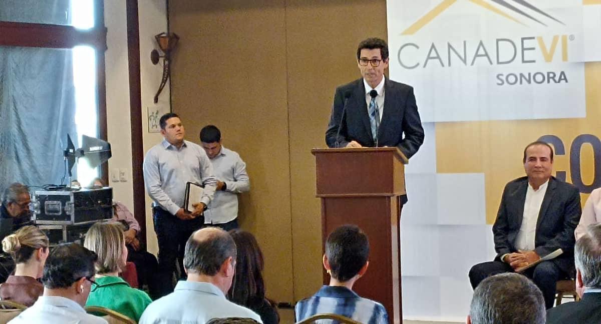 Norberto Larrinaga asume presidencia de Canadevi