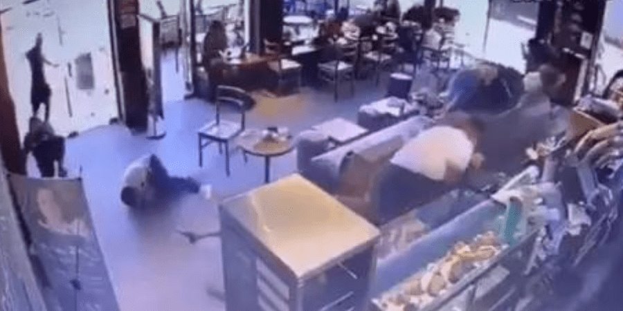 Asesinan a empresario mientras estaba en Starbucks