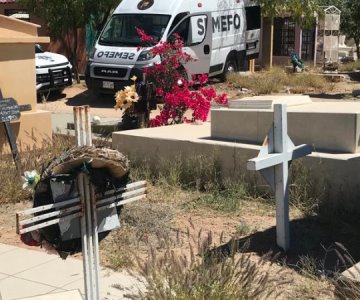 Trabajador de panteón se quita la vida; lo hallan en árbol