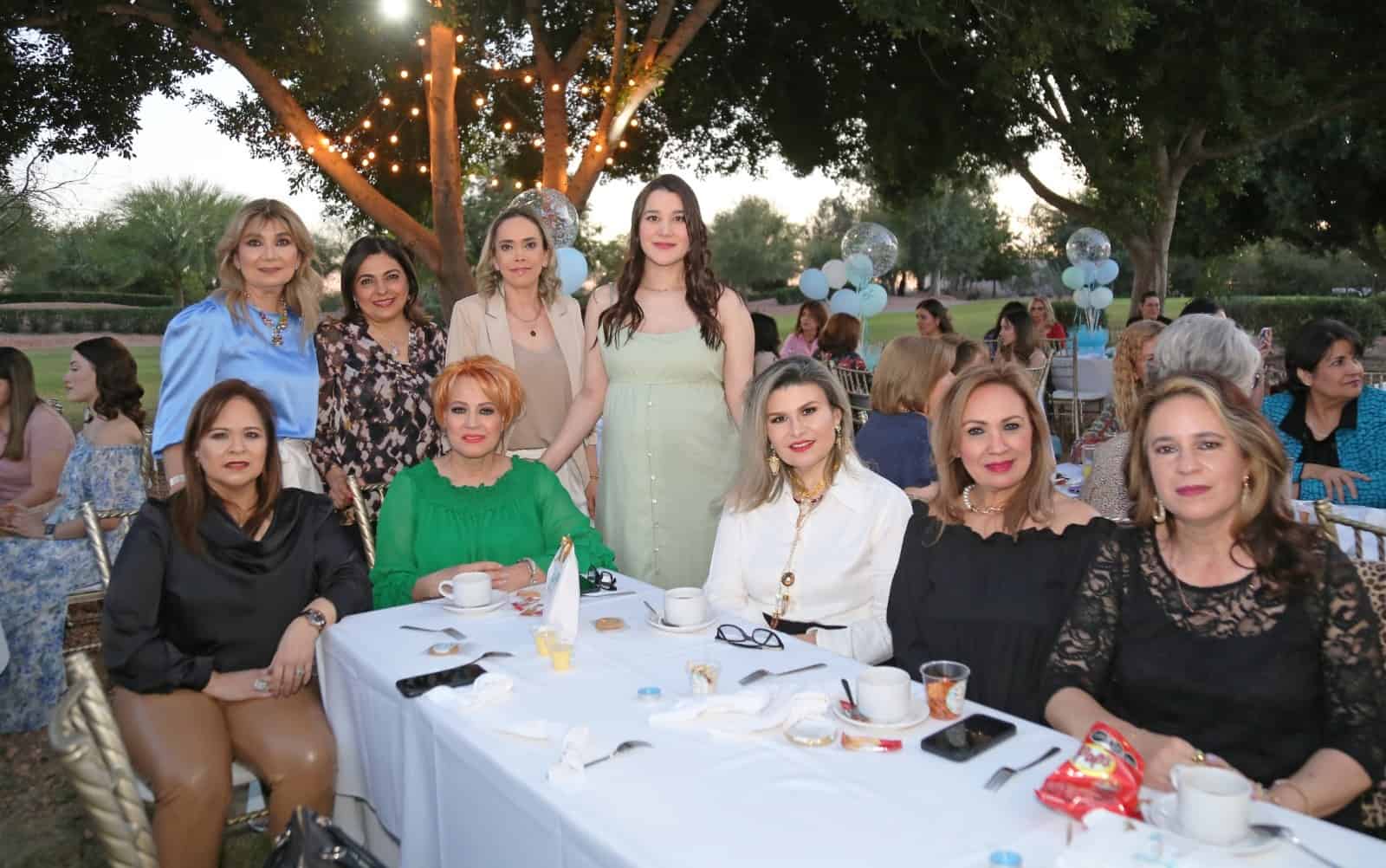 Espléndida fiesta prenatal para Rebecca Rodríguez González