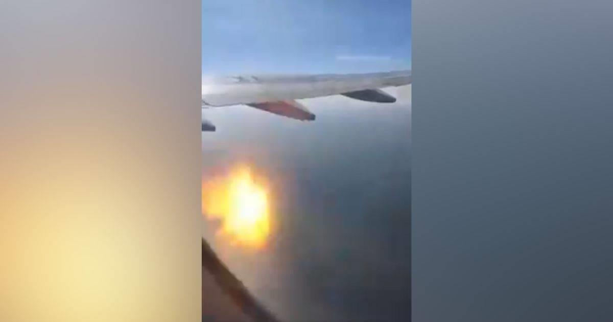 Video | Explota motor de avión durante pleno vuelo