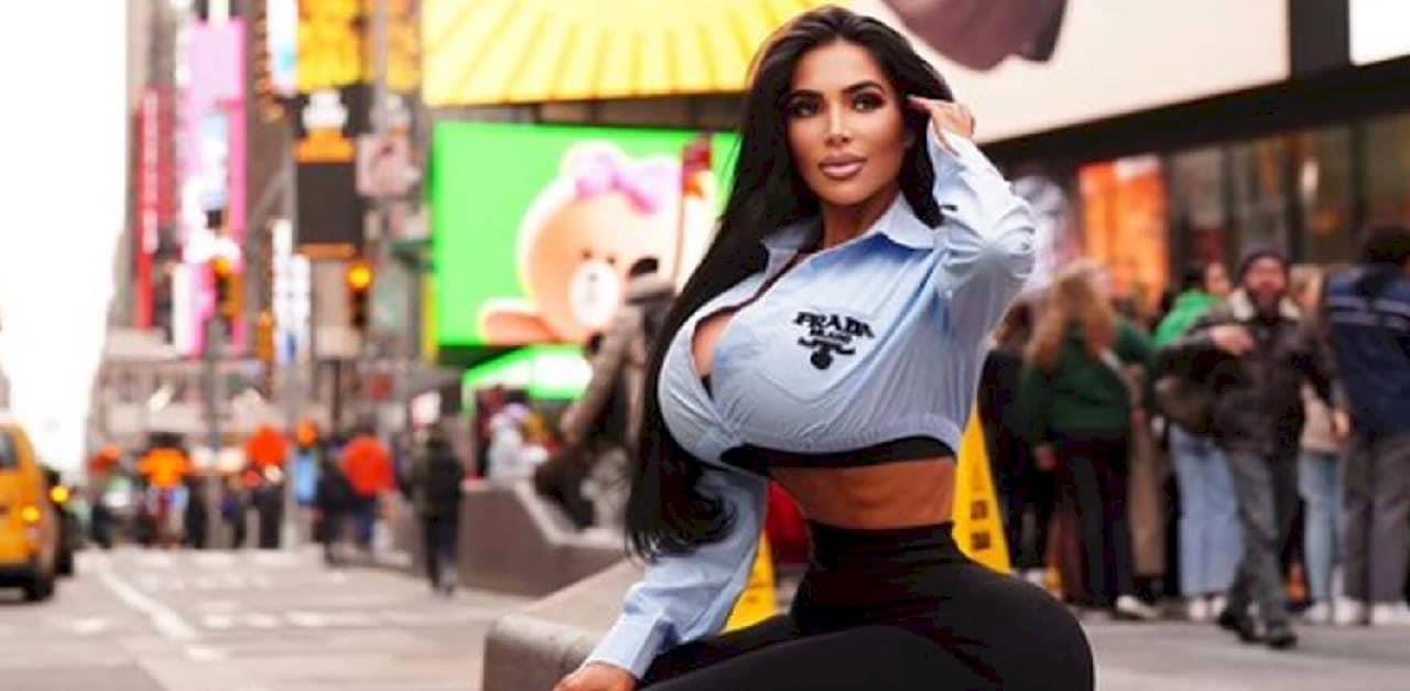 Muere modelo de OnlyFans tras cirugía para parecerse a Kim Kardashian