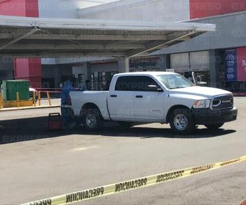Asesinan a un hombre en estacionamiento de plaza comercial en Hermosillo